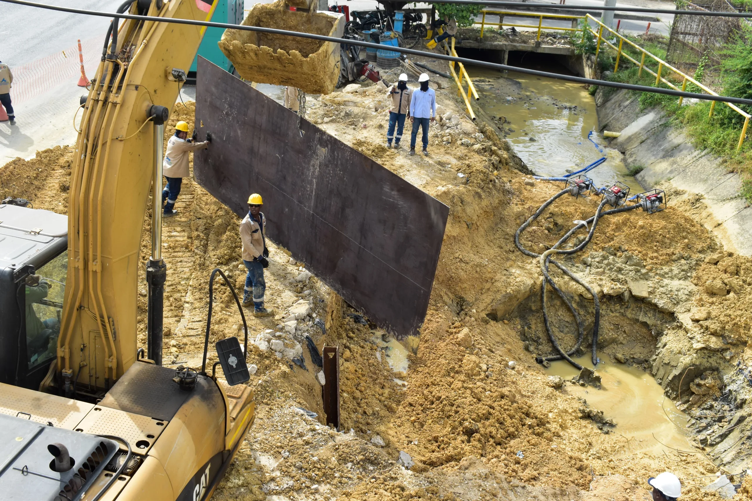 Más de 80 barrios en Cartagena permanecen sin agua por reparaciones